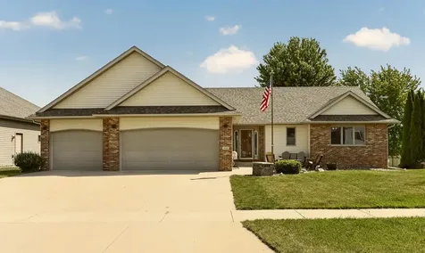 906 Bucknell Boulevard SE Stewartville MN 55976