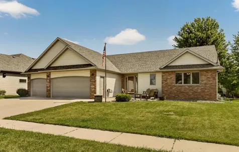 906 Bucknell Boulevard SE Stewartville MN 55976
