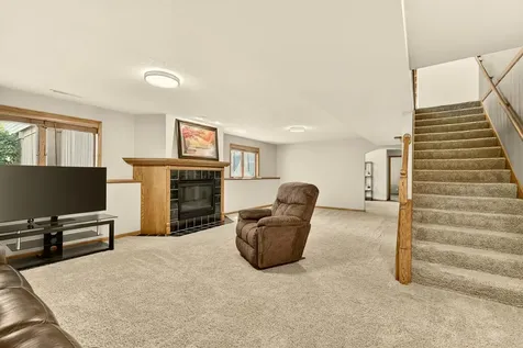 906 Bucknell Boulevard SE Stewartville MN 55976