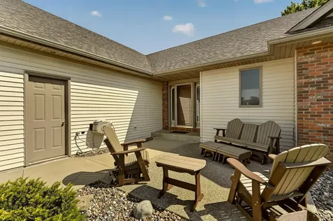 906 Bucknell Boulevard SE Stewartville MN 55976