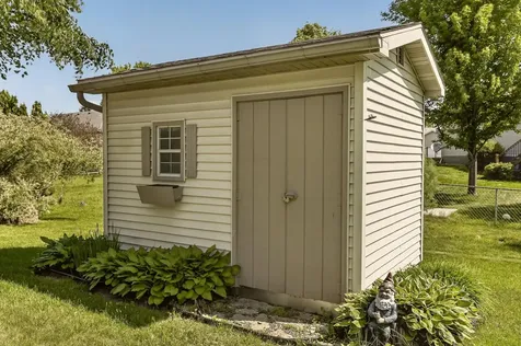 906 Bucknell Boulevard SE Stewartville MN 55976