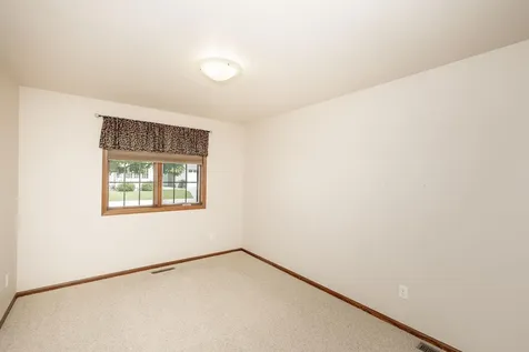 4688 44th Avenue S Fargo ND 58104