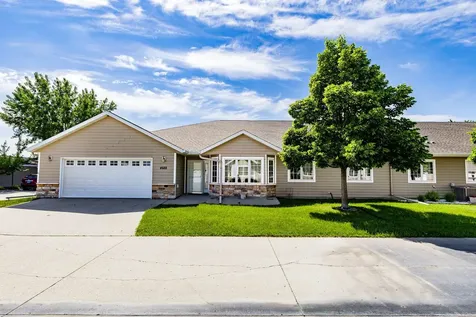4688 44th Avenue S Fargo ND 58104