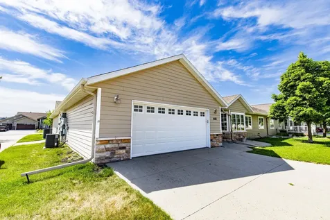 4688 44th Avenue S Fargo ND 58104