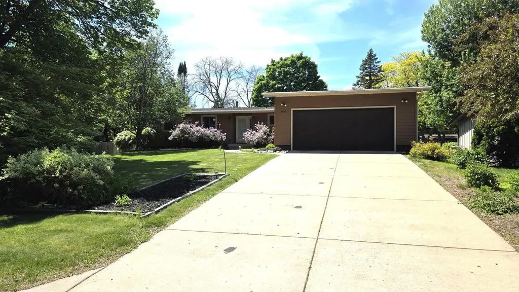 8009 Edgewood Avenue N Brooklyn Park MN 55445