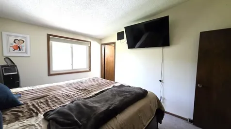 8009 Edgewood Avenue N Brooklyn Park MN 55445