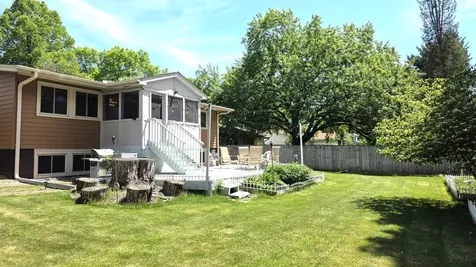 8009 Edgewood Avenue N Brooklyn Park MN 55445