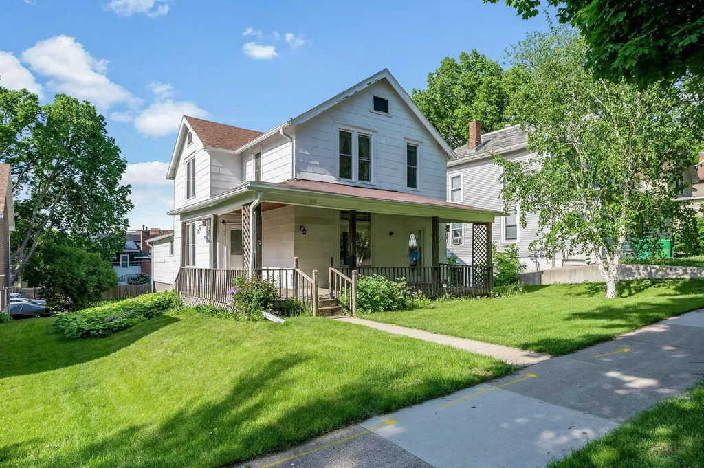318 E Pleasant Street Mankato MN 56001
