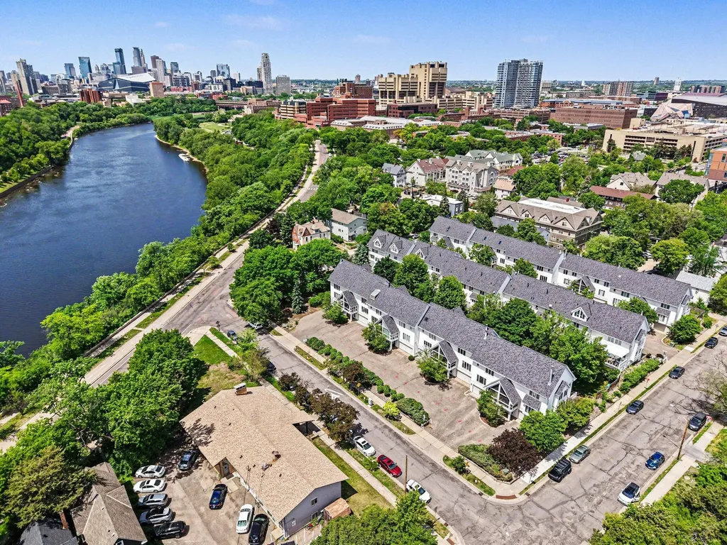 921 Dartmouth Avenue SE Minneapolis MN 55414