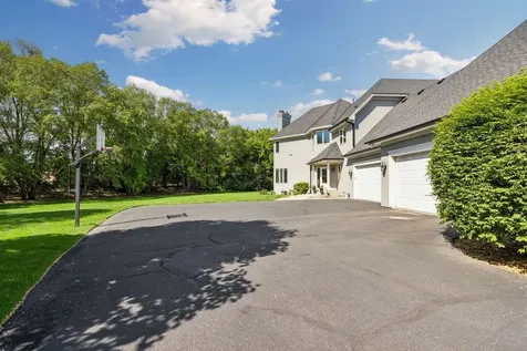 23 Scotch Pine Circle North Oaks MN 55127
