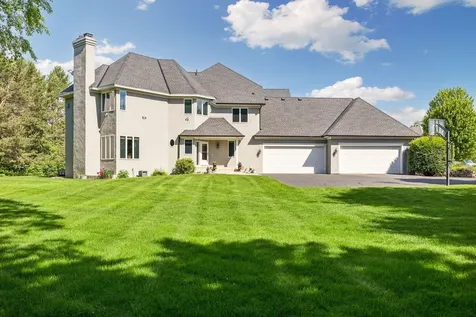 23 Scotch Pine Circle North Oaks MN 55127