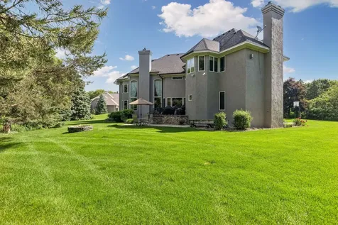 23 Scotch Pine Circle North Oaks MN 55127