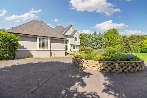 23 Scotch Pine Circle North Oaks MN 55127