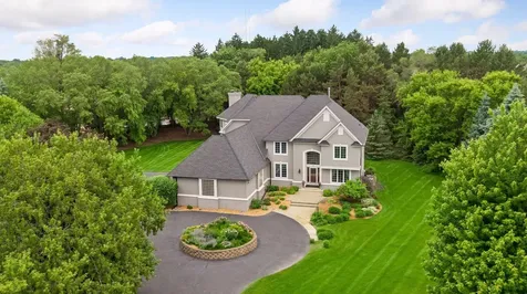 23 Scotch Pine Circle North Oaks MN 55127