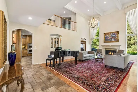 23 Scotch Pine Circle North Oaks MN 55127