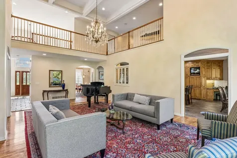 23 Scotch Pine Circle North Oaks MN 55127