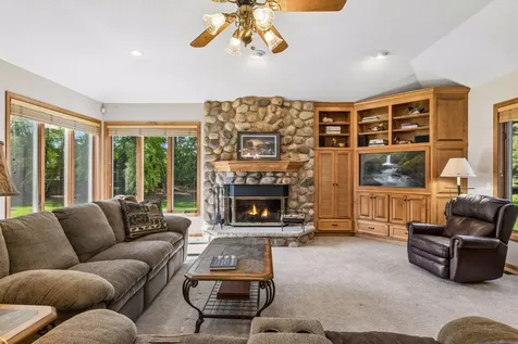 23 Scotch Pine Circle North Oaks MN 55127