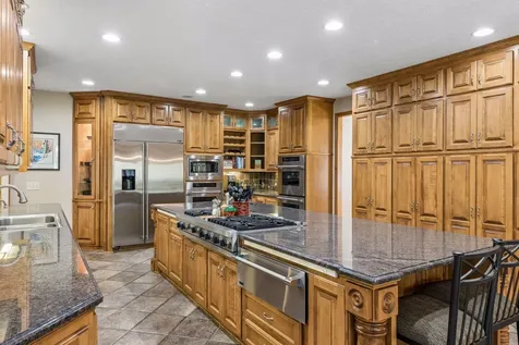 23 Scotch Pine Circle North Oaks MN 55127