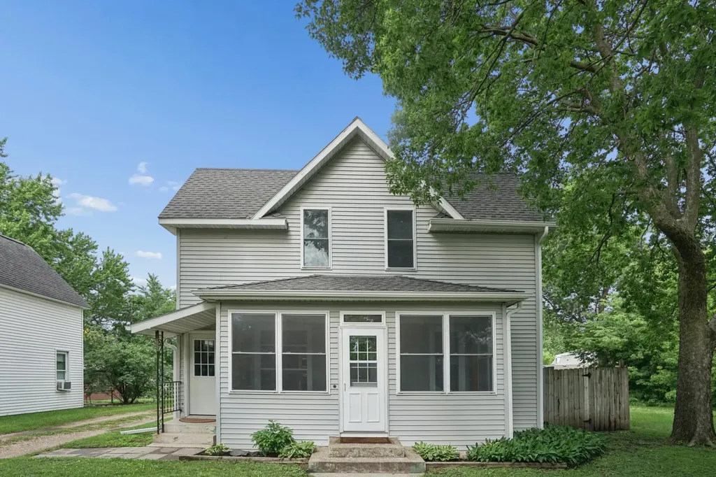164 S Litchfield Avenue Litchfield MN 55355
