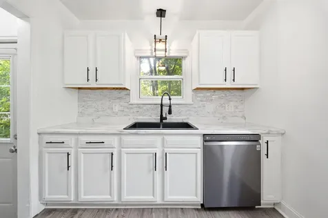 1783 White Bear Avenue N Maplewood MN 55109