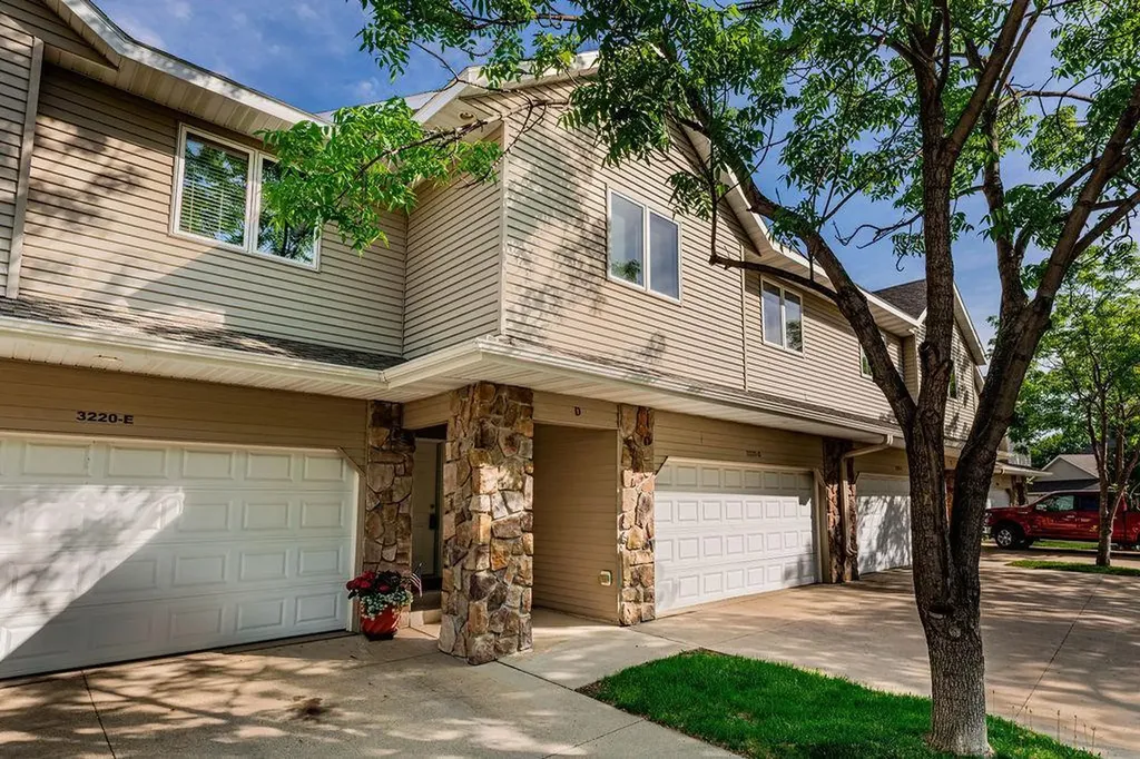 3220 40th Avenue S Fargo ND 58104