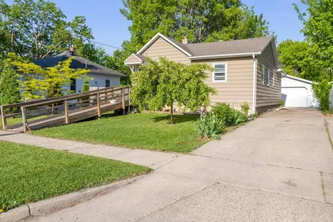 405 14th Street N Moorhead MN 56560