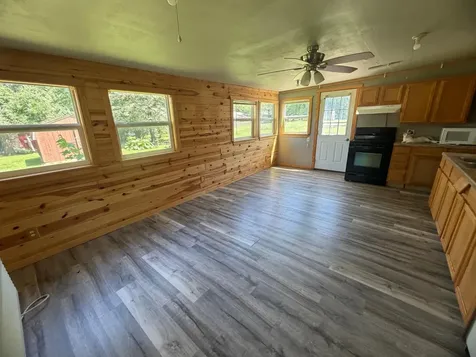 891 Winnie Avenue Windom MN 56101