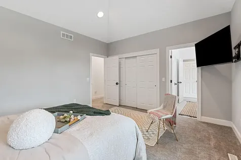 9 Red Forest Way North Oaks MN 55127