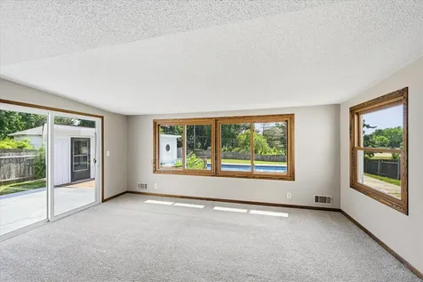 8142 Homestead Avenue S Cottage Grove MN 55016