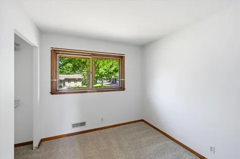 8142 Homestead Avenue S Cottage Grove MN 55016