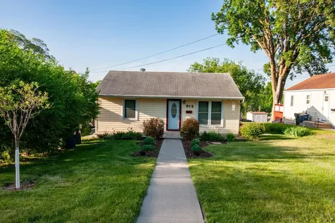 912 E Highland Avenue Fergus Falls MN 56537