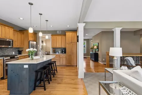 10565 Water Lily Lane Woodbury MN 55129