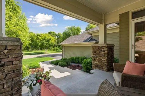 10565 Water Lily Lane Woodbury MN 55129
