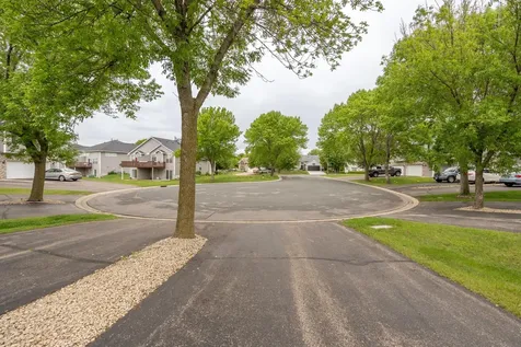 2395 Alysheba Court Shakopee MN 55379