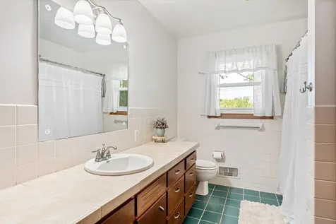437 13th Street NE Owatonna MN 55060