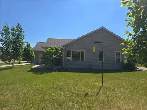 698 Westland Lane New London MN 56273