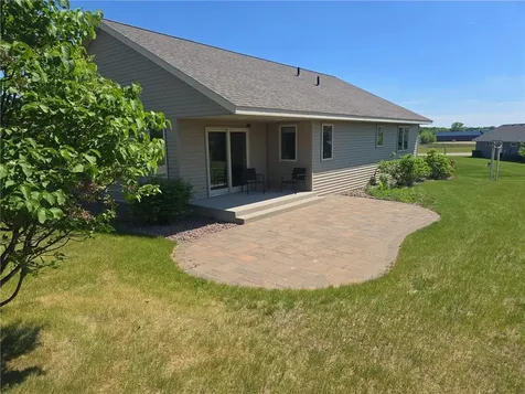 698 Westland Lane New London MN 56273