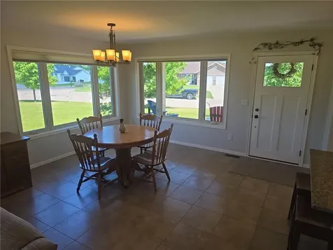 698 Westland Lane New London MN 56273
