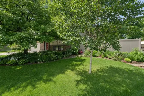 503 Laredo Lane Chanhassen MN 55317