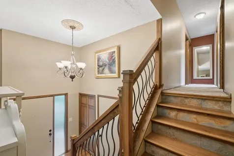 503 Laredo Lane Chanhassen MN 55317