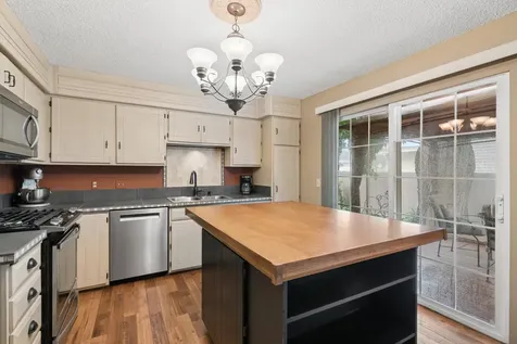 503 Laredo Lane Chanhassen MN 55317