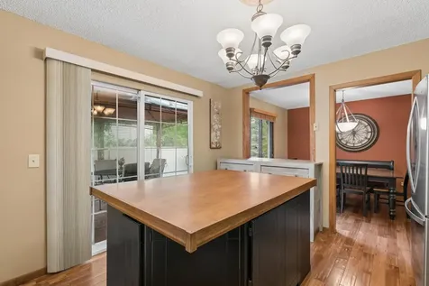 503 Laredo Lane Chanhassen MN 55317