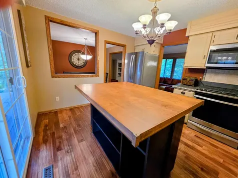 503 Laredo Lane Chanhassen MN 55317