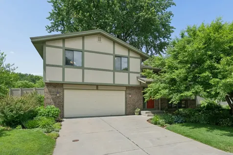 503 Laredo Lane Chanhassen MN 55317