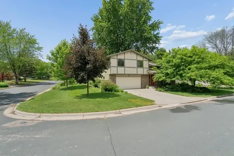 503 Laredo Lane Chanhassen MN 55317