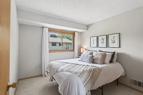 4448 Woodgate Point Eagan MN 55122