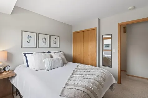 4448 Woodgate Point Eagan MN 55122