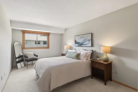 4448 Woodgate Point Eagan MN 55122