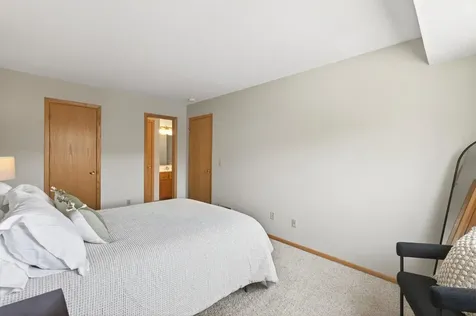4448 Woodgate Point Eagan MN 55122