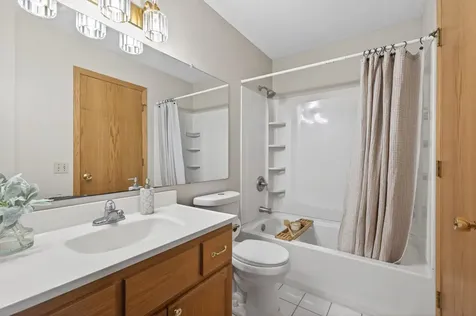 4448 Woodgate Point Eagan MN 55122